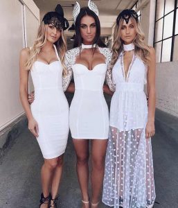 Lee más sobre el artículo Looks con Vestidos Blancos de Moda que te Encantarán