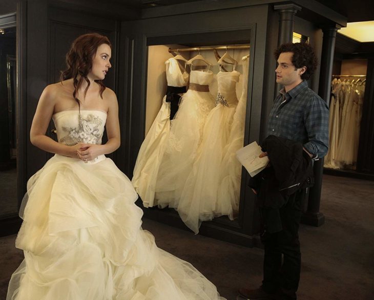 Escena de Gossip Girl en la que Blair esta probándose vestidos de novia 